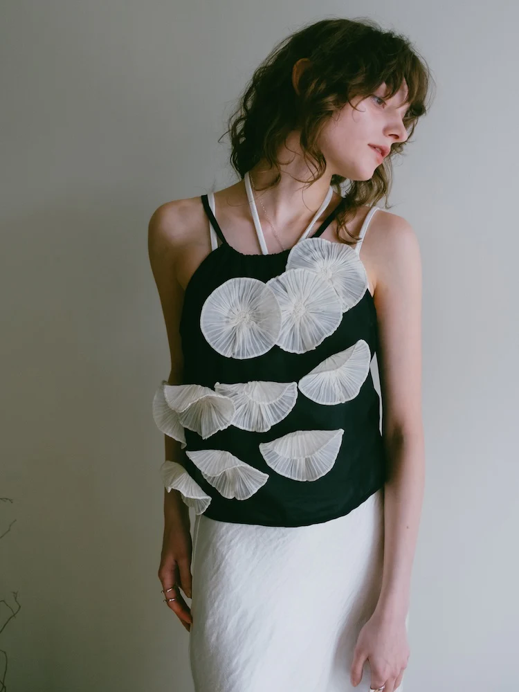 トップス sahara Drawstring Flower Motif Camisole Sahara Drawstring Flower Motif Camisole