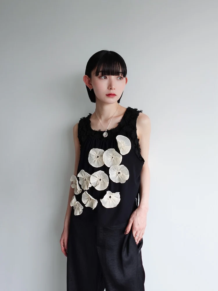 トップス sahara Drawstring Flower Motif Camisole Sahara Drawstring Flower Motif Camisole